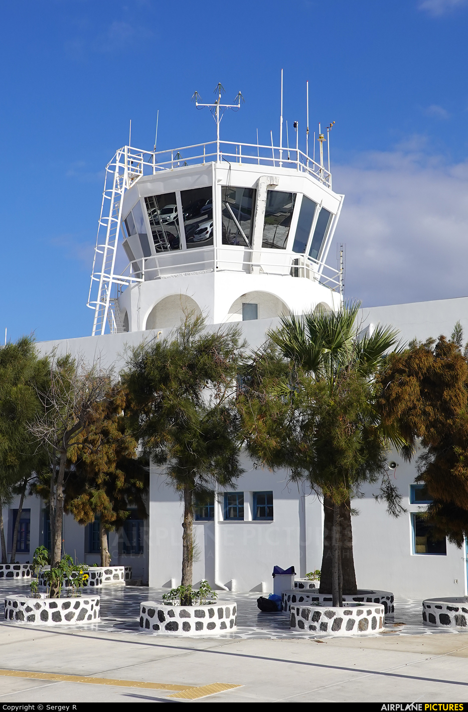 - Airport Overview JTR aircraft at Santorini
