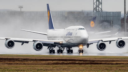 D-ABYN - Lufthansa Boeing 747-8