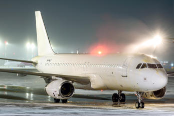 9H-MLV - Avion Express Malta Airbus A320
