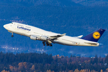 D-ABVX - Lufthansa Boeing 747-400