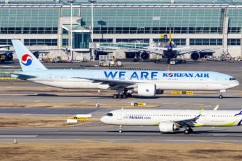 HL7203 - Korean Air Boeing 777-300ER