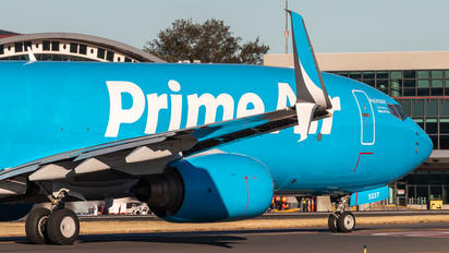 N5227A - Amazon Prime Air Boeing 737-86X(WL)