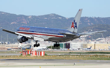 N39367 - American Airlines Boeing 767-300ER