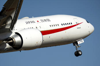 80-1112 - Japan - Air Self Defence Force Boeing 777-300ER