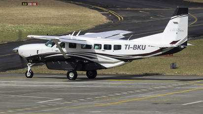 TI-BKU - Private Cessna 208 Caravan