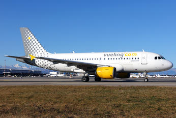 EC-MKX - Vueling Airlines Airbus A319