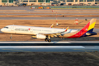 HL8074 - Asiana Airlines Airbus A321