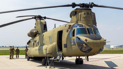 16-08198 - USA - Army Boeing CH-47F Chinook