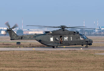MM81573 - Italy - Army NH Industries SH-90A