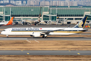 9V-SCR - Singapore Airlines Boeing 787-10 Dreamliner