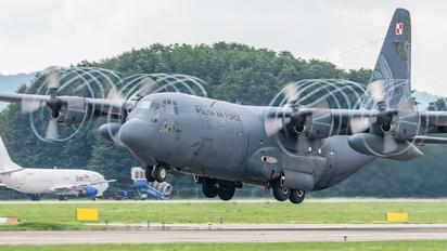 1504 - Poland - Air Force Lockheed C-130E Hercules