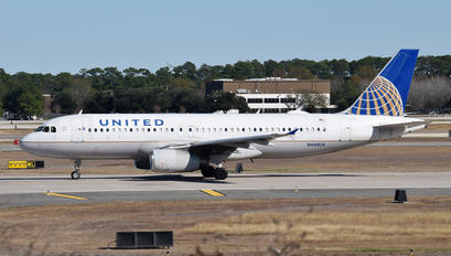 N448UA - United Airlines Airbus A320
