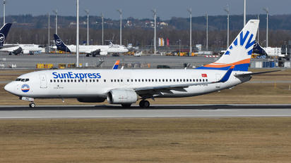 TC-SPH - SunExpress Boeing 737-800