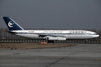 B-2016 - China Xinjiang Airlines Ilyushin Il-86