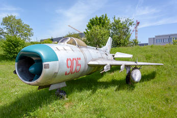 905 - Private Mikoyan-Gurevich MiG-19PM