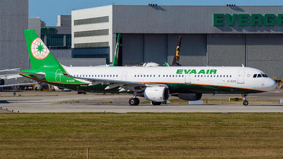 B-16215 - Eva Air Airbus A321