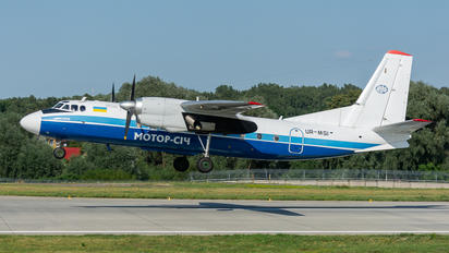 UR-MSI - Motor Sich Antonov An-24RV