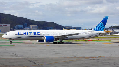 N2251U - United Airlines Boeing 777-300ER