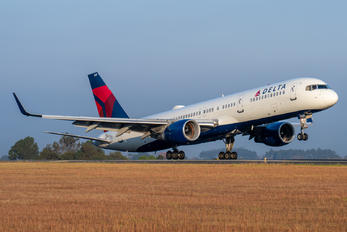 N538US - Delta Air Lines Boeing 757-200