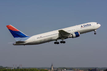 N153DL - Delta Air Lines Boeing 767-300ER