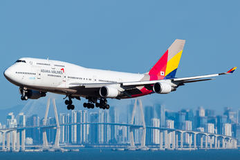 HL7428 - Asiana Airlines Boeing 747-400