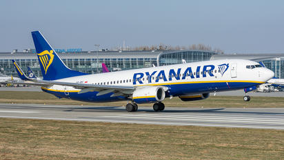 SP-RKI - Ryanair Sun Boeing 737-800
