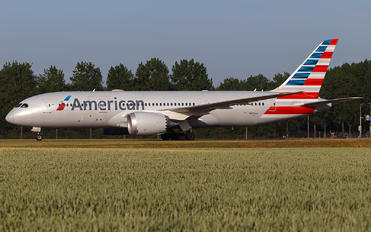 N809AA - American Airlines Boeing 787-8 Dreamliner