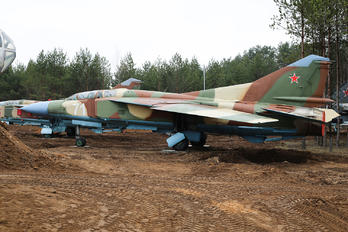 71 - Belarus - Air Force Mikoyan-Gurevich MiG-23UB