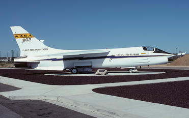 NASA802 - NASA Vought F-8C Crusader