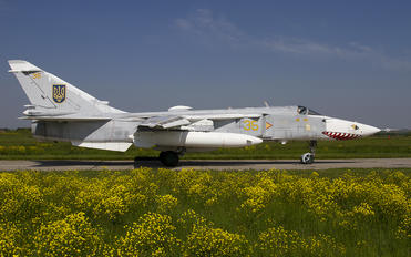 35 YELLOW - Ukraine - Air Force Sukhoi Su-24MR