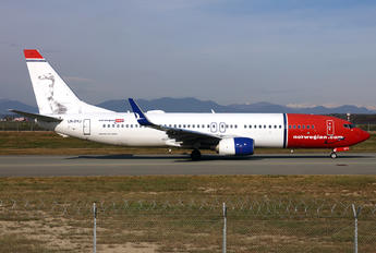 LN-DYJ - Norwegian Air Shuttle Boeing 737-800