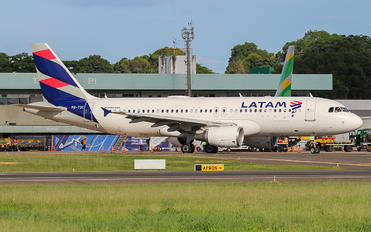 PR-TQC - LATAM Brasil Airbus A320