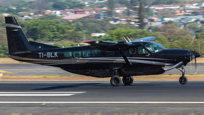 TI-BLK - Carmonair Cessna 208B Grand Caravan