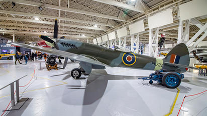 PK724 - Royal Air Force Supermarine Spitfire F.24