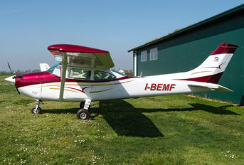 I-BEMF - Private Cessna 182T Skylane