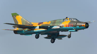 8563 - Vietnam - Air Force Sukhoi Su-22UM-3K