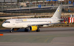 Vueling Airlines Airbus A320 EC-JTQ at Barcelona - El Prat airport