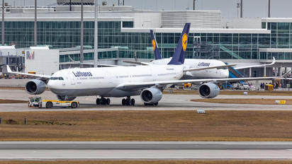 D-AIHD - Lufthansa Airbus A340-600