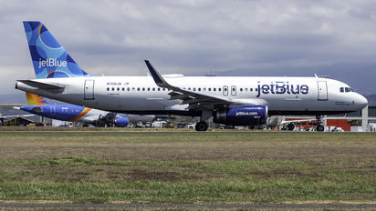 #1 JetBlue Airways Airbus A320 N708JB taken by Fernando Hernandez Bolaños