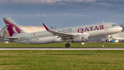 A7-AHW - Qatar Airways Airbus A320