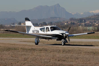 N4708W - Private Rockwell Commander 112
