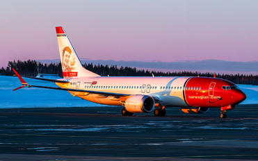 SE-RTJ - Norwegian Air International Boeing 737-8 MAX